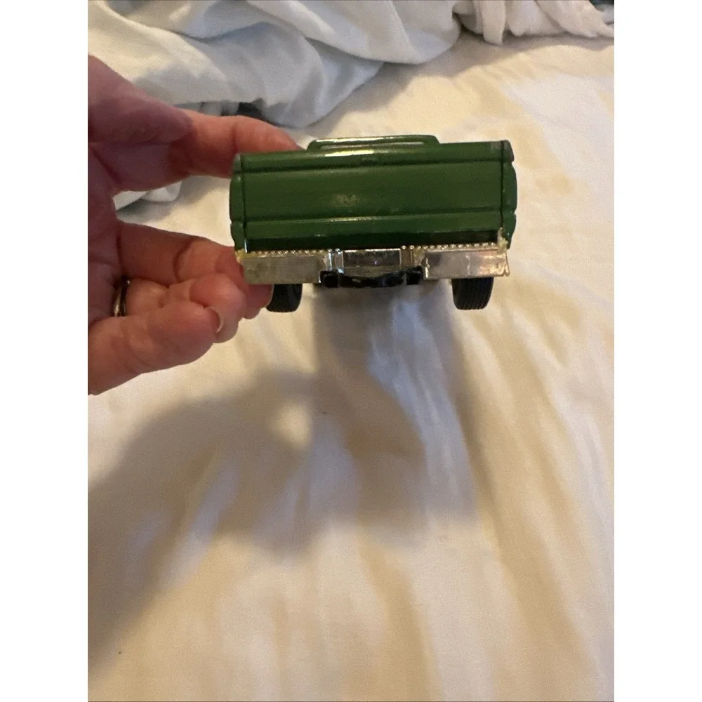 1990's Metal (Working Tailgate) Ertl John Deere Dealership Truck Vintage Green